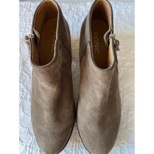 Vionic suede‎ booties tassle 1" heel, 8, dark tan, excellent